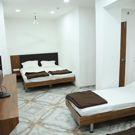 Hotel Aaram Kalupur Amhedabad Dış mekan fotoğraf