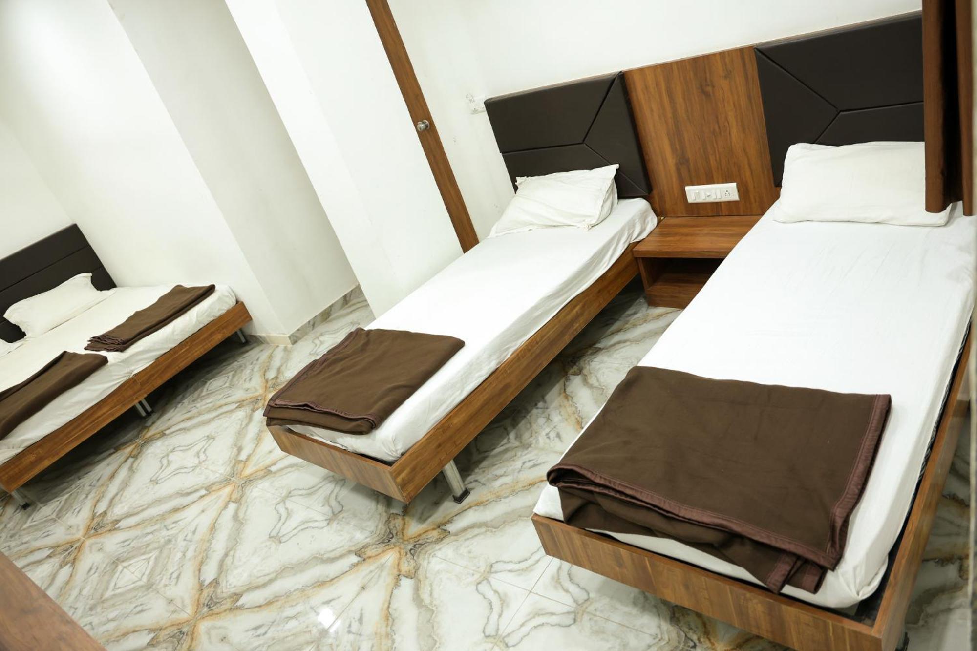 Hotel Aaram Kalupur Amhedabad Dış mekan fotoğraf