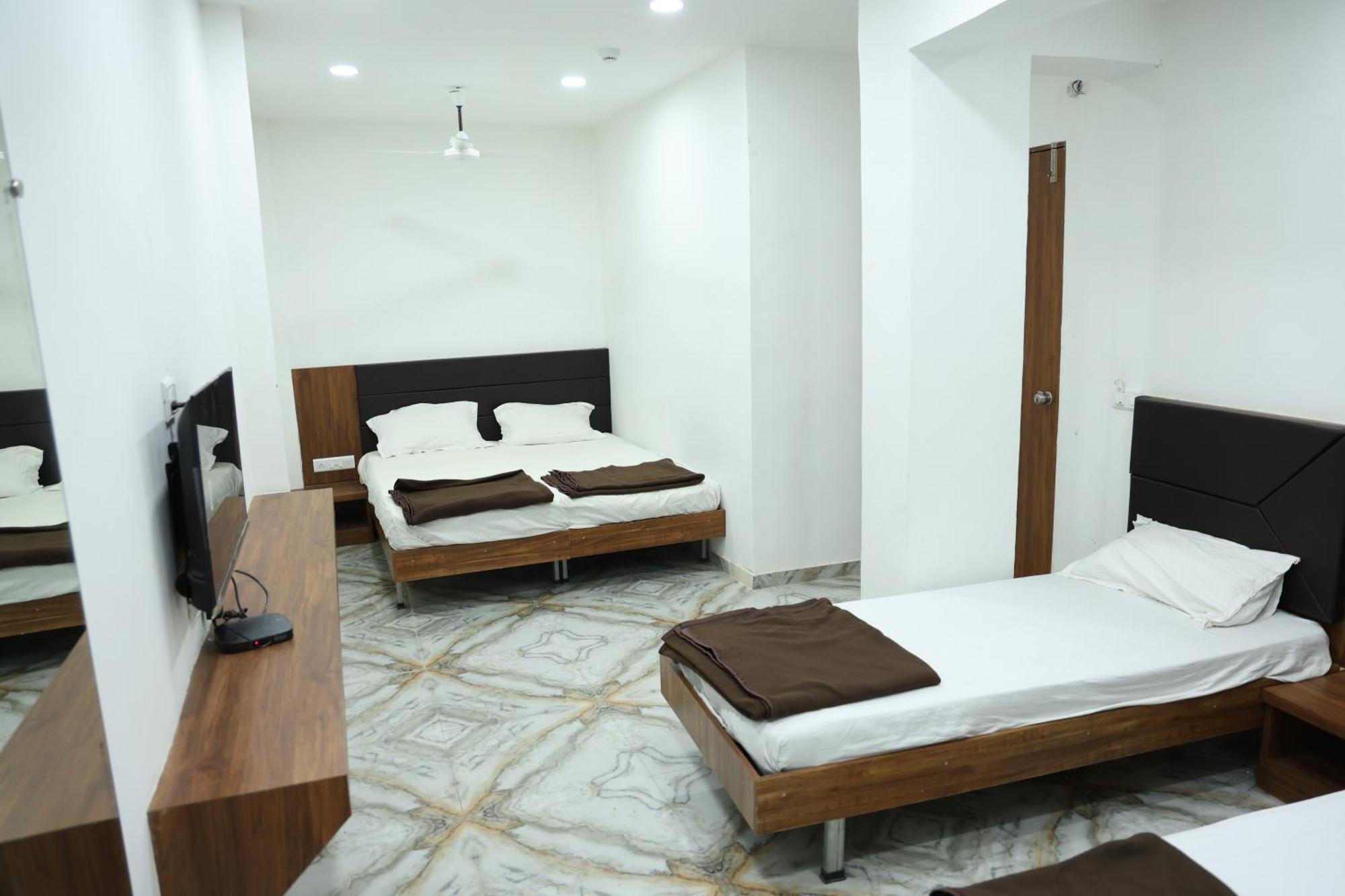 Hotel Aaram Kalupur Amhedabad Dış mekan fotoğraf