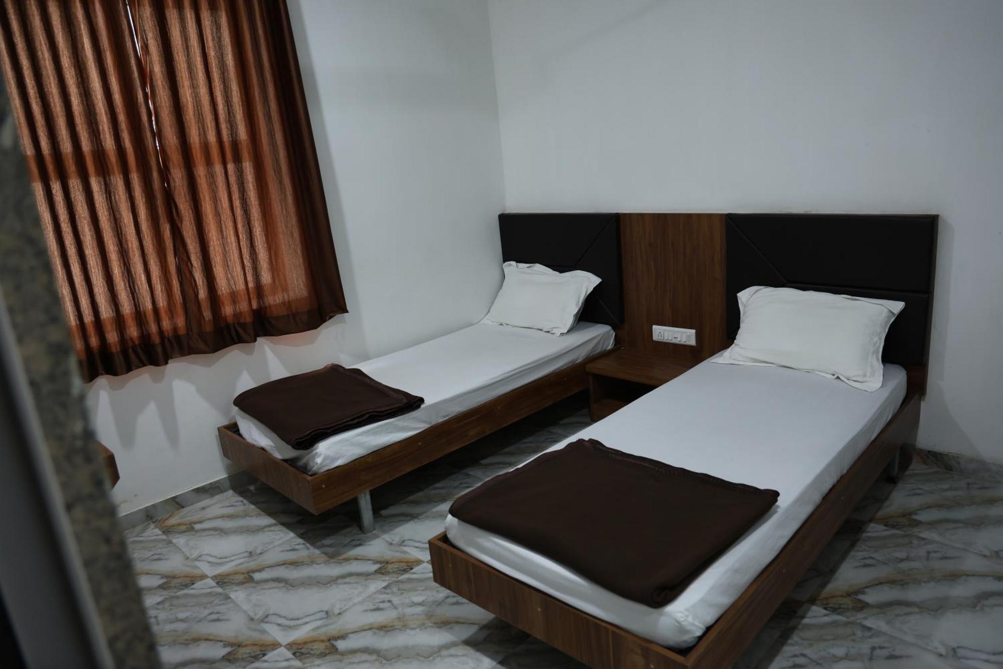 Hotel Aaram Kalupur Amhedabad Dış mekan fotoğraf